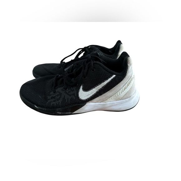Nike Kyrie Flytrap 2 'Black White size 5 - Picture 1 of 9